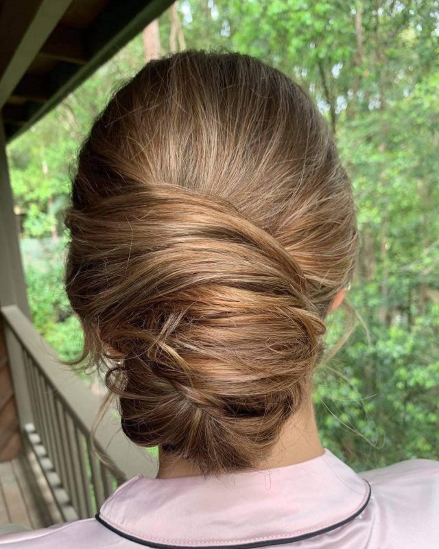 The beauty of a textured updo is ,it looks classy but effortless at the same time 💖 
Also perfect for all hair lengths 🙌 

#bohobride #nontraditionalbride #weddings #weddings2020 #goldcoastevents #australianbrides #bohemian #bohemianweddingdress #goldcoastwedding #weddinggoals #tweedcoastweddings #weddingaustralia #intimatewedding #modernwedding #byronbaywedding #tweedcoastwedding #shesaidyes #bohoweddingdress #goldcoast #wedding #weddingflowers #modern bride #weddingupdo #bridalupstyle