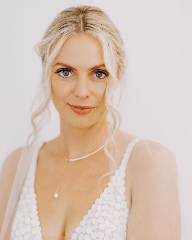 @kirkwillcox capturing the goods once again @summergroveestate of our gorgeous bride Kitty 💗

The brief was a natural look makeup with a terracotta eyeshadow to match in with the tones of the wedding. We used @toofaced Peach Palette ‘Summer Yum’ and our all time fave lipstick @maccosmeticsanz ‘Velvet Teddy’ and the foundation @narsissist Sheer Glow • Medium 1 🌸💗

#tweedweddingtrail #tweedcoasthairstylist #tweedcoastmakeupartist #tweedcoastweddings #weddings #weddings2021 #airbrushmakeup #flawlessmakeup #summergroveweddings #northernnswweddings #goldcoastevents #australianbrides #bohemian #goldcoastwedding #weddinggoals #tweedcoastweddings #weddingaustralia #intimatewedding #modernwedding #byronbaywedding #tweedcoastwedding #shesaidyes #goldcoast #wedding