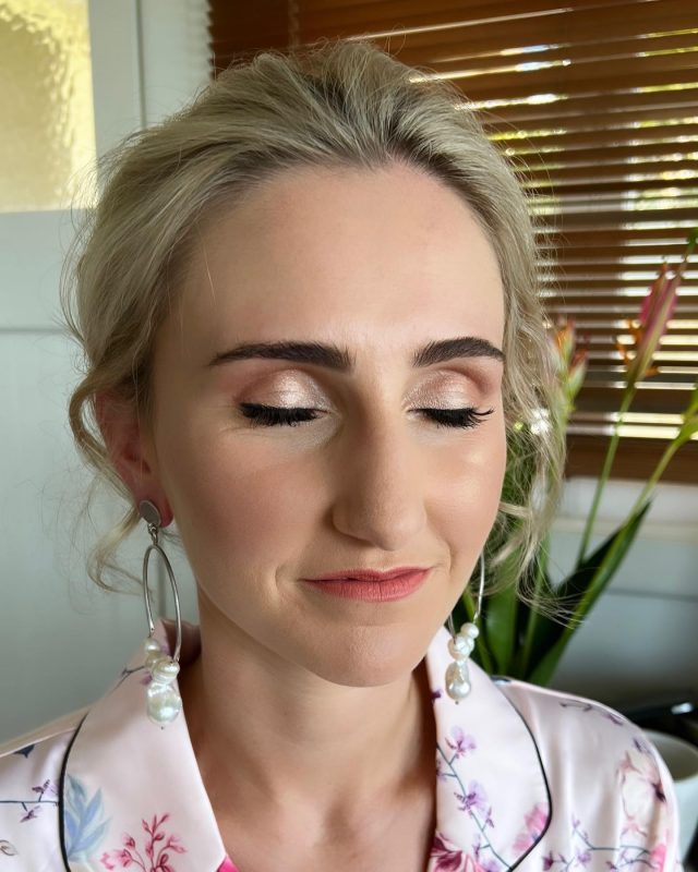 Nicole 💛✨
What a stunning makeup look! 

Your wedding day is one of the most important days of your life. Make sure you choose makeup that reflects who you are and how you want to feel on the day. 
We have a wide selection of foundations that are perfect for any skin tone. 

#tweedcoasthairstylist #tweedcoastmakeupartist #tweedcoastweddings #weddings #weddings2022 #airbrushmakeup #flawlessmakeup #summergroveweddings #northernnswweddings #goldcoastevents #australianbrides #bohemian #goldcoastwedding #weddinggoals #tweedcoastweddings #weddingaustralia #intimatewedding #modernwedding #byronbaywedding #tweedcoastwedding #goldcoast #wedding #babalouweddings #babalouweddingsandevents